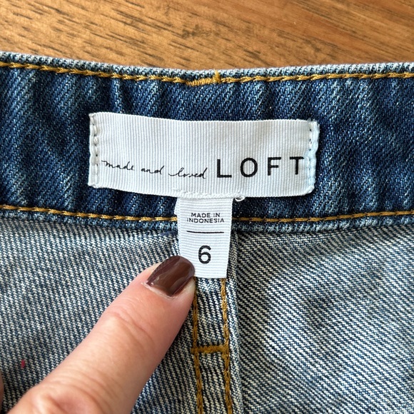 LOFT Distressed Denim Front Slit Skirt SIZE 6 - Picture 5 of 6